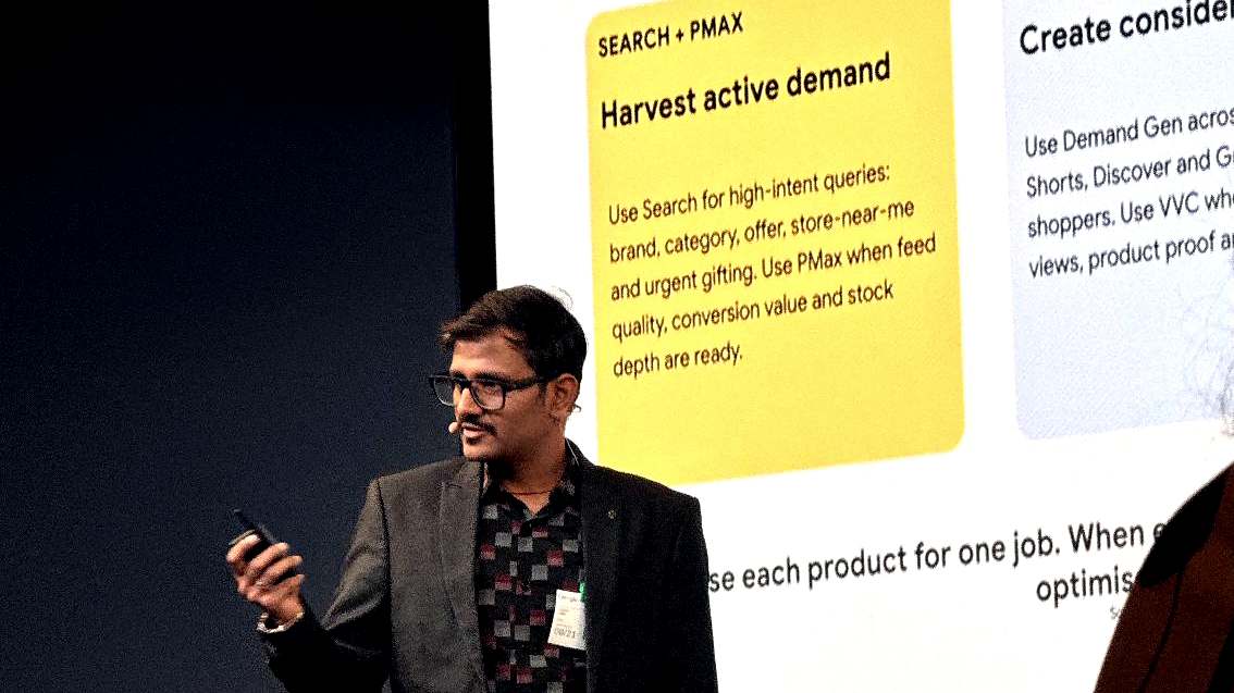 Nitan Jain presenting the demand-curve framework.